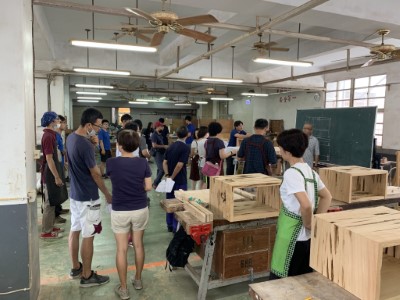 臺東林區管理處與公東高工合作開設假日木工學校