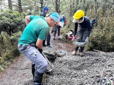 1人1公斤砂土傳遞