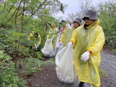 尚武社區巡守隊、大武美學山林巡守隊及熱心民眾一同到第2538號保安林及大武漁港周邊淨灘。