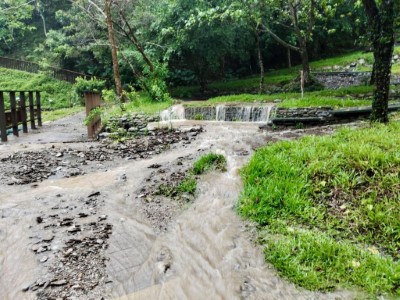 知本國家森林遊樂區內部分步道因豪大雨發生多處土石沖刷及逕流照片