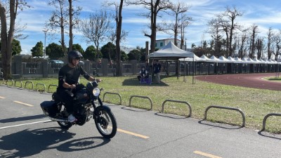 術科測驗:循環檔機車騎乘