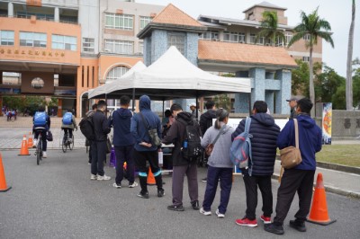 今（29）日林業保育署臺東分署於臺東市東海國中辦理 115 年森林護管員甄試術科測驗，考生一早於現場進行報到及機車檢錄。