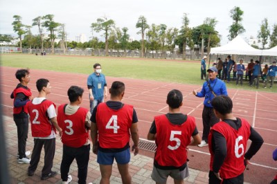 術科測驗-負重跑走。