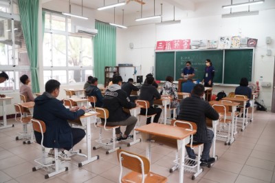 第二階段筆試，應考生辦理作文及森林自然保育概論科目測驗。