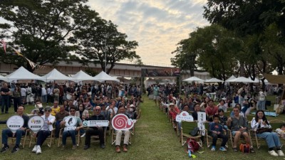 現場開幕大合照照片