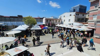 林保署臺東分署贈苗及森林街角市集。